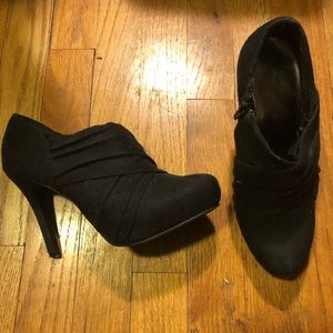 Mossimo black suede bootie heels